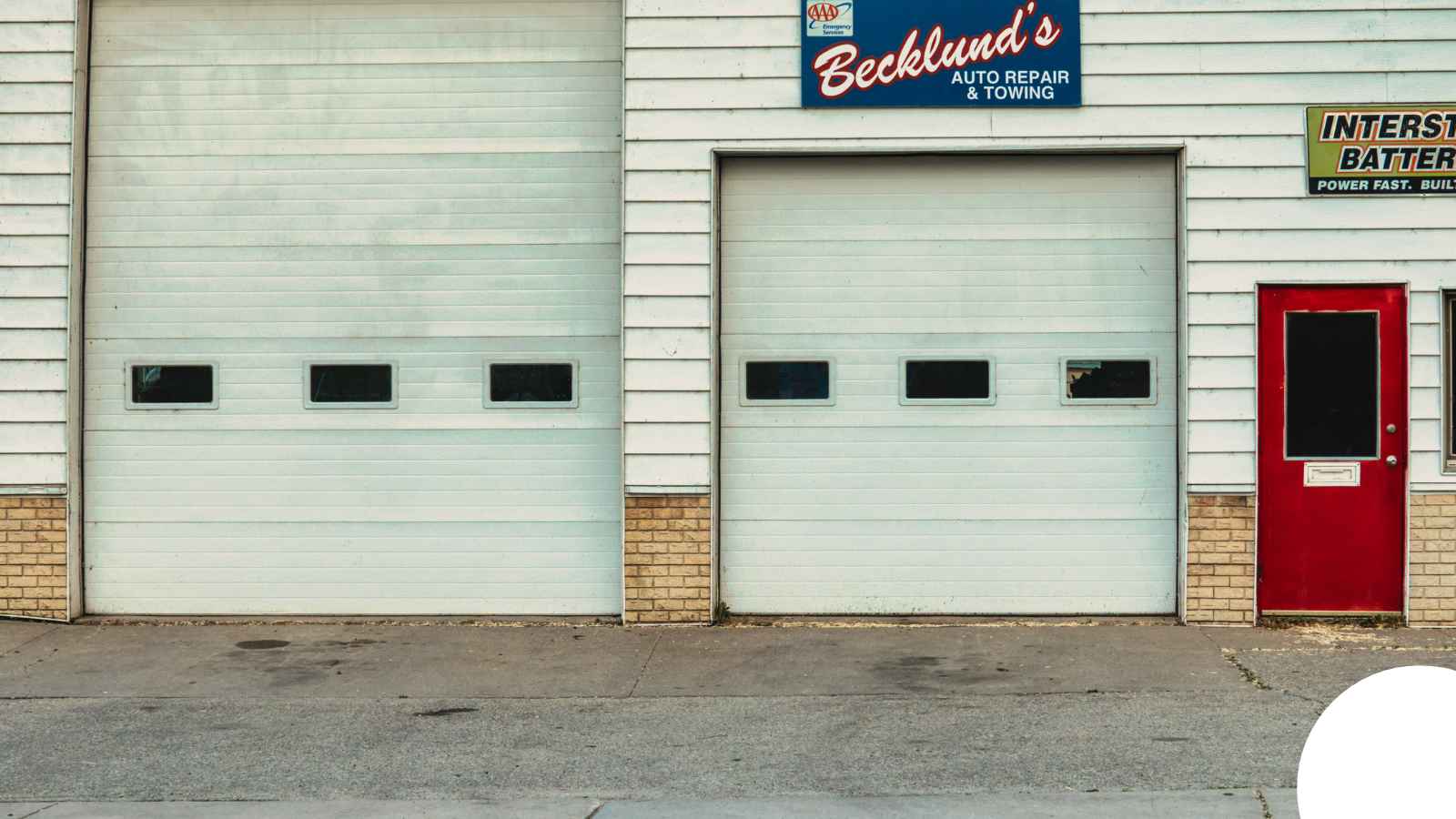 Garage Door in Phoenix, AZ — Thomas Cable Services Phoenix Garage Door in Phoenix, AZ — Thomas Cable Services Phoenix