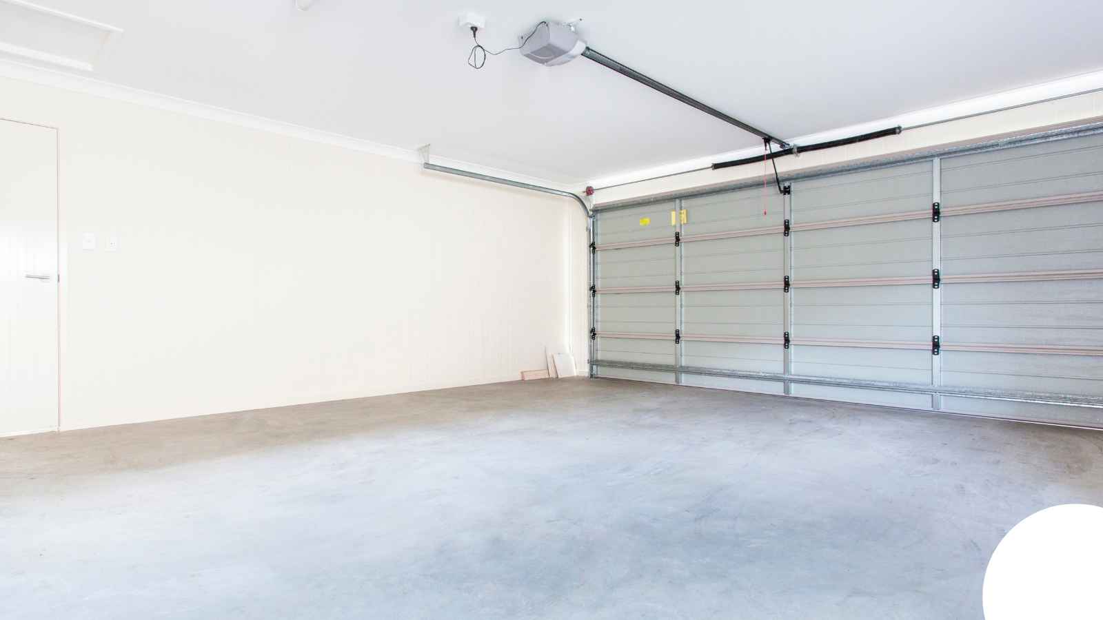 Garage Door in Phoenix, AZ — Thomas Cable Services Phoenix Garage Door in Phoenix, AZ — Thomas Cable Services Phoenix
